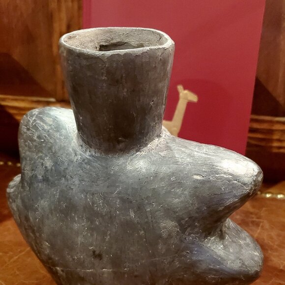 Museum-Inspired Paracas Huaco – Guardian of the Ancestors, Handcrafted Andean Ar - Picture 4 of 5